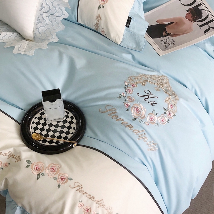 91家纺网 家纺一手货源 找家纺 卡姿家纺 2024新款春夏全棉优雅刺绣四件套-爱尔莎 爱尔莎-蓝