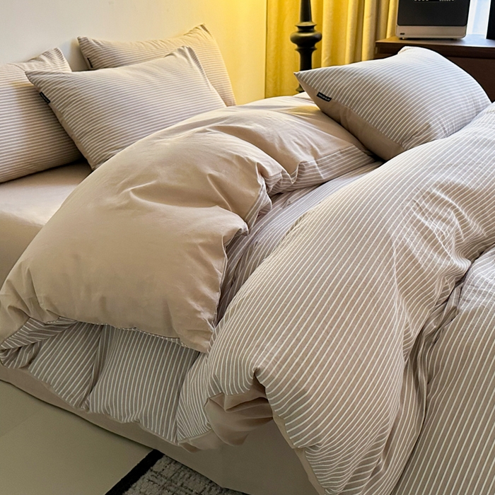 91家纺网 家纺一手货源 找家纺 小懒猪 2024新款色织水洗棉格子款四件套 米细条