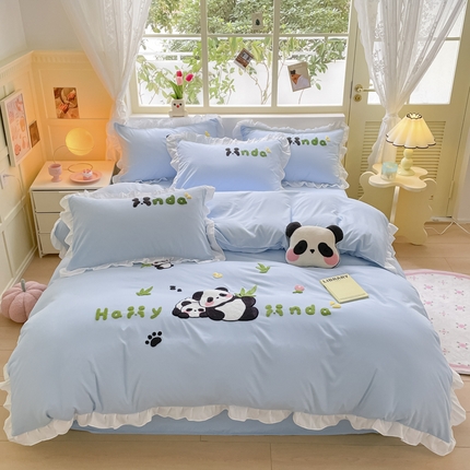 91家纺网 家纺一手货源 找家纺 易禾家纺 新款专板花型亲肤水洗棉毛巾绣花边四件套 熊猫-兰