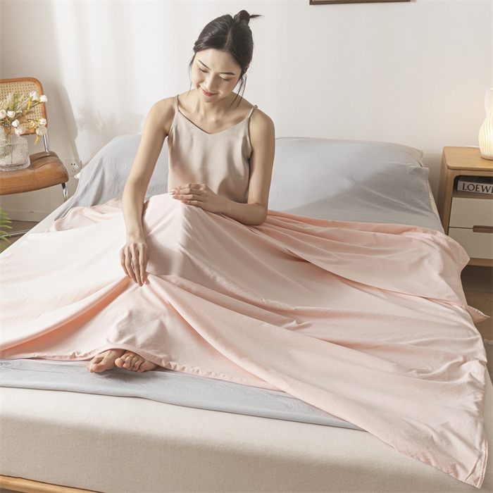 91家纺网 家纺一手货源 找家纺 古吉梦 2024新款水洗棉隔脏睡袋 奶油粉+山灰