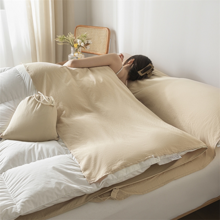 91家纺网 家纺一手货源 找家纺 古吉梦 2024新款水洗棉隔脏睡袋 奶茶