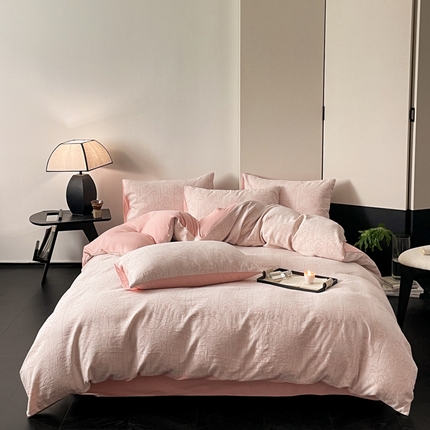 91家纺网 家纺一手货源 找家纺 ab家纺 2024新款全棉三层纱提花四件套系列-玫瑰 玫瑰粉