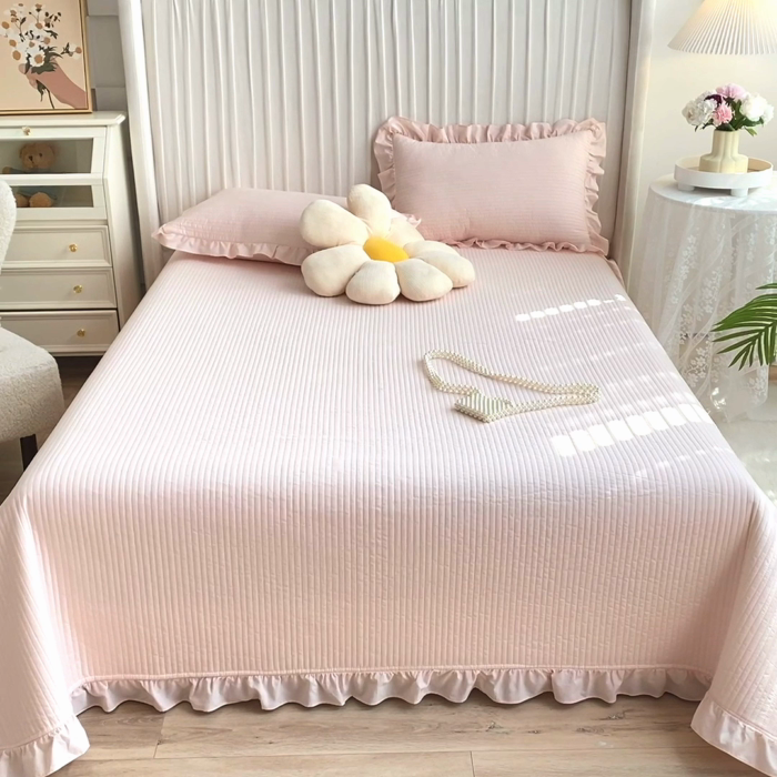 91家纺网 家纺一手货源 找家纺 大境 2024新款40S全棉水洗棉韩版荷叶边夹棉床盖三件套 悠悠粉