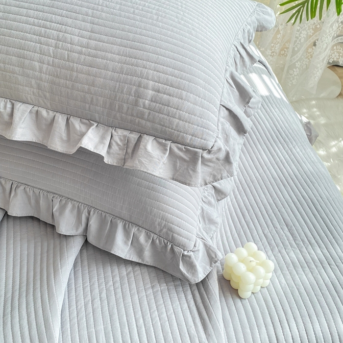 91家纺网 家纺一手货源 找家纺 大境 2024新款40S全棉水洗棉韩版荷叶边夹棉床盖三件套 静谧灰