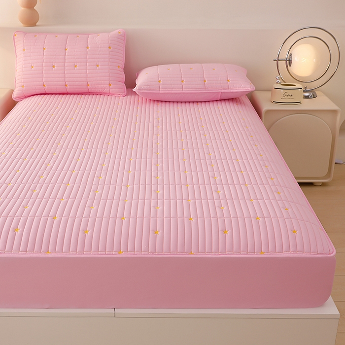 91家纺网 家纺一手货源 找家纺 丝涟家居 2025新款A类水洗亲肤棉刺绣防水防污床笠--星河 星河-浅粉