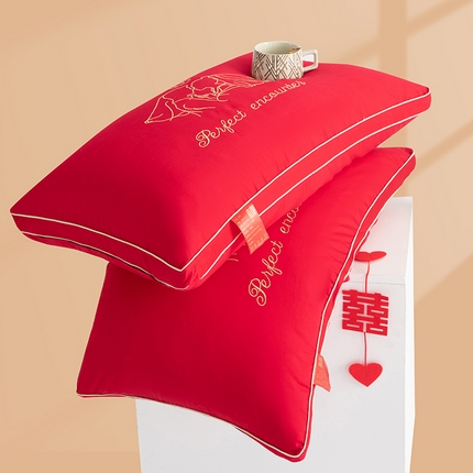 91家纺网 家纺一手货源 找家纺 （总）仁宇枕业 2024年新款枕芯 全棉绣花婚庆喜庆大红结婚枕头枕芯