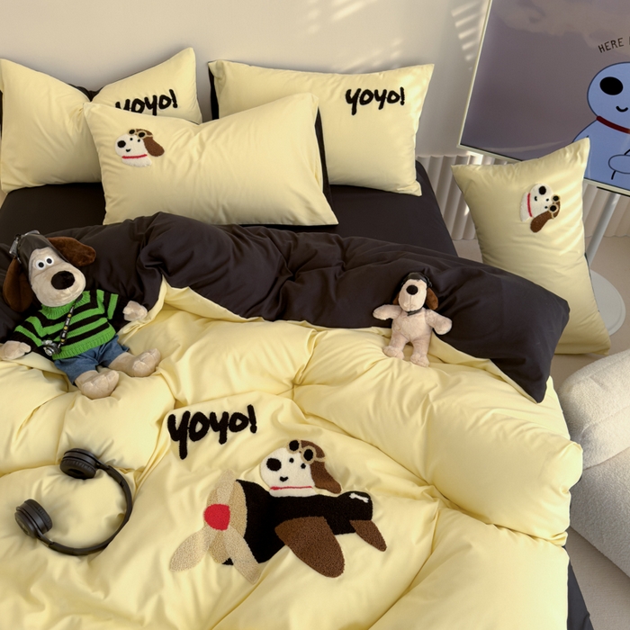 91家纺网 家纺一手货源 找家纺 曼谷家纺 新款毛巾绣四件套小狗图案柔软磨毛床上用品水洗棉套件 飞行员-芝士黑