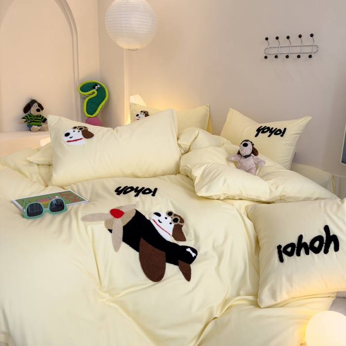 91家纺网 家纺一手货源 找家纺 曼谷家纺 新款毛巾绣四件套小狗图案柔软磨毛床上用品水洗棉套件 飞行员-芝士