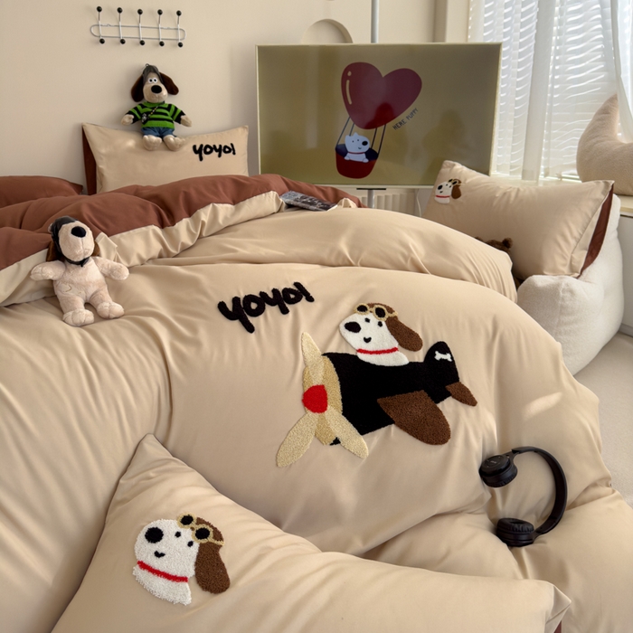 91家纺网 家纺一手货源 找家纺 曼谷家纺 新款毛巾绣四件套小狗图案柔软磨毛床上用品水洗棉套件 飞行员-奶咖