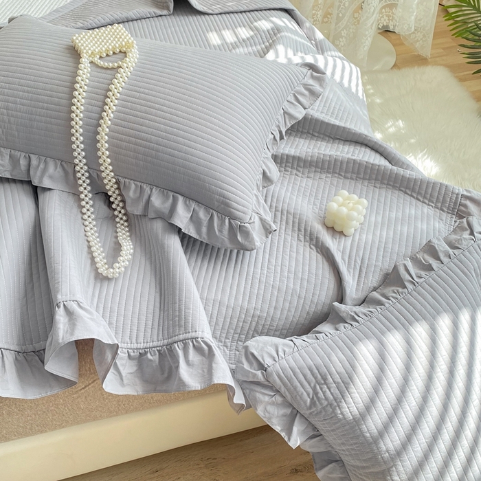 91家纺网 家纺一手货源 找家纺 大境 2024新款40S全棉水洗棉韩版荷叶边夹棉床盖三件套 静谧灰
