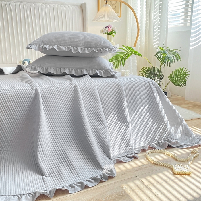 91家纺网 家纺一手货源 找家纺 大境 2024新款40S全棉水洗棉韩版荷叶边夹棉床盖三件套 静谧灰