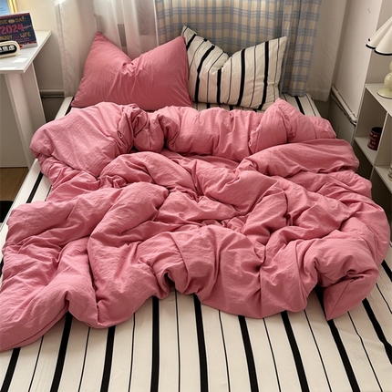 91家纺网 家纺一手货源 找家纺 （总）奈颜 2024新款水洗双层纱爆款双拼条纹四件套（实拍图）