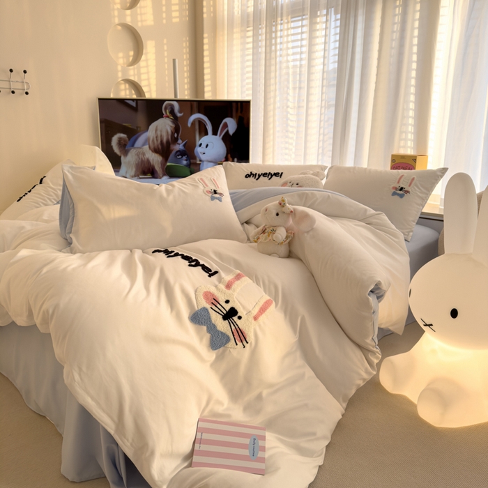 91家纺网 家纺一手货源 找家纺 曼谷家纺 新款毛巾绣四件套小狗图案柔软磨毛床上用品水洗棉套件