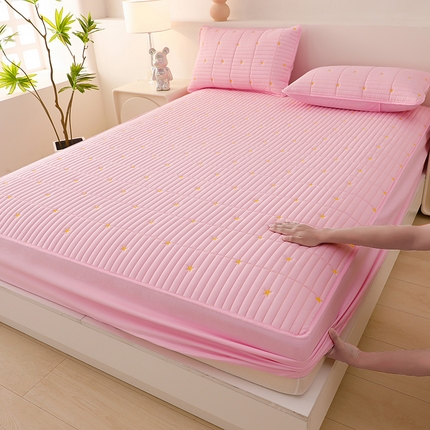 91家纺网 家纺一手货源 找家纺 丝涟家居 2025新款A类水洗亲肤棉刺绣防水防污床笠--星河 星河-浅粉