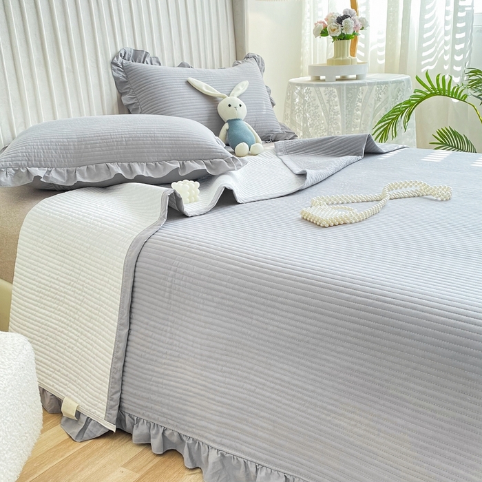 91家纺网 家纺一手货源 找家纺 大境 2024新款40S全棉水洗棉韩版荷叶边夹棉床盖三件套 静谧灰