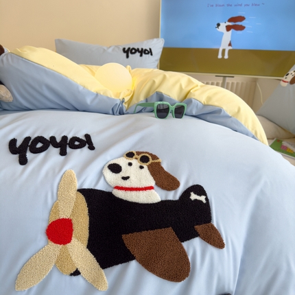 曼谷家纺 新款毛巾绣四件套小狗图案柔软磨毛床上用品水洗棉套件 飞行员-蓝芝士