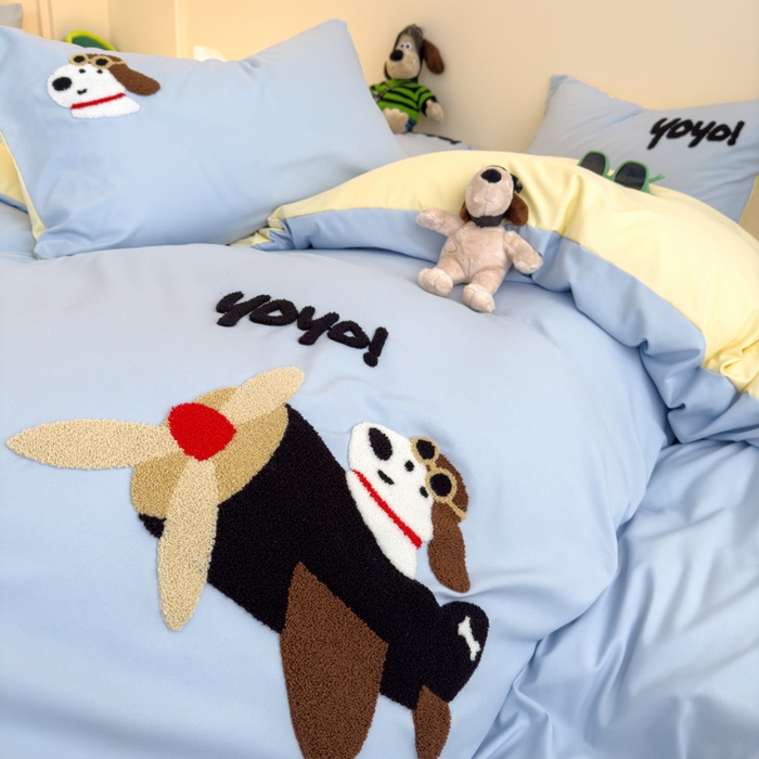 91家纺网 家纺一手货源 找家纺 曼谷家纺 新款毛巾绣四件套小狗图案柔软磨毛床上用品水洗棉套件 飞行员-蓝芝士