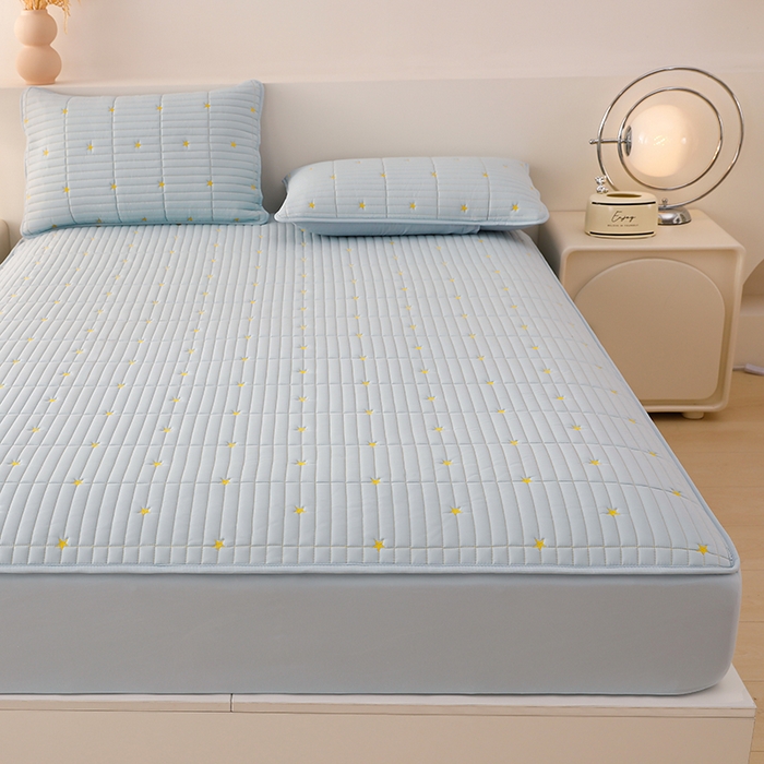 91家纺网 家纺一手货源 找家纺 丝涟家居 2025新款A类水洗亲肤棉刺绣防水防污床笠--星河 星河-湖蓝