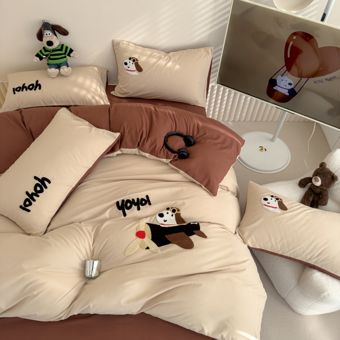 91家纺网 家纺一手货源 找家纺 曼谷家纺 新款毛巾绣四件套小狗图案柔软磨毛床上用品水洗棉套件 飞行员-奶咖