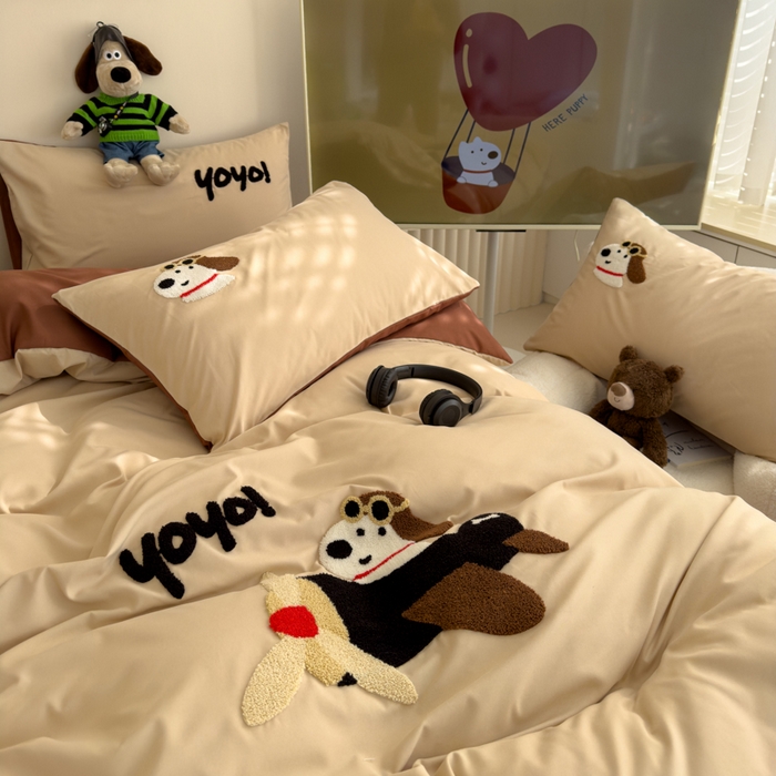91家纺网 家纺一手货源 找家纺 曼谷家纺 新款毛巾绣四件套小狗图案柔软磨毛床上用品水洗棉套件 飞行员-奶咖