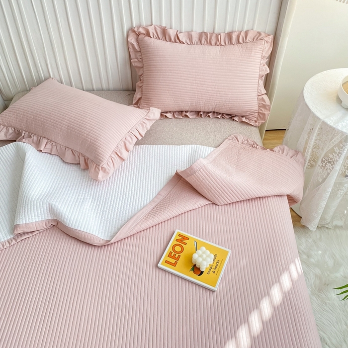 91家纺网 家纺一手货源 找家纺 大境 2024新款40S全棉水洗棉韩版荷叶边夹棉床盖三件套 浅豆沙