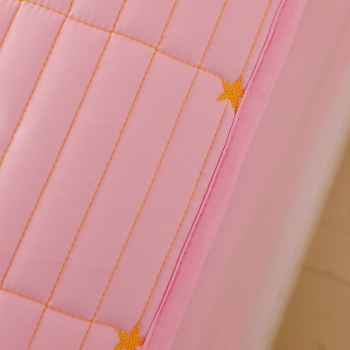 91家纺网 家纺一手货源 找家纺 丝涟家居 2025新款A类水洗亲肤棉刺绣防水防污床笠--星河 星河-浅粉