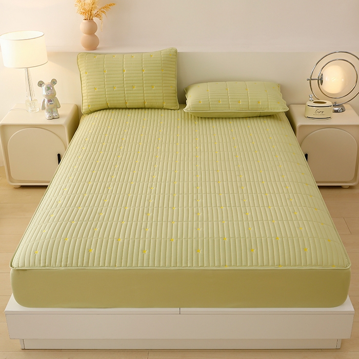 91家纺网 家纺一手货源 找家纺 丝涟家居 2025新款A类水洗亲肤棉刺绣防水防污床笠--星河 星河-豆绿