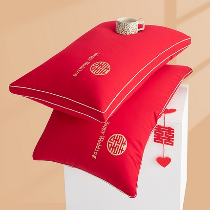 91家纺网 家纺一手货源 找家纺 （总）仁宇枕业 2024年新款枕芯 全棉绣花婚庆喜庆大红结婚枕头枕芯