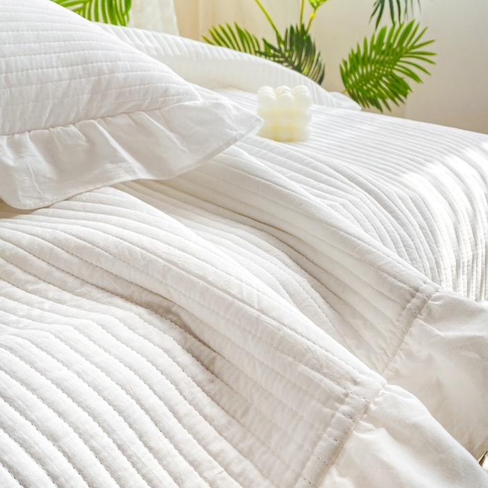 91家纺网 家纺一手货源 找家纺 大境 2024新款40S全棉水洗棉韩版荷叶边夹棉床盖三件套 云朵白