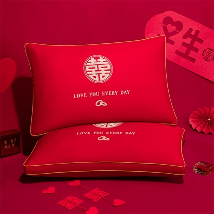 91家纺网 家纺一手货源 找家纺 （总）仁宇枕业 2024年新款枕芯 全棉绣花婚庆喜庆大红结婚枕头枕芯