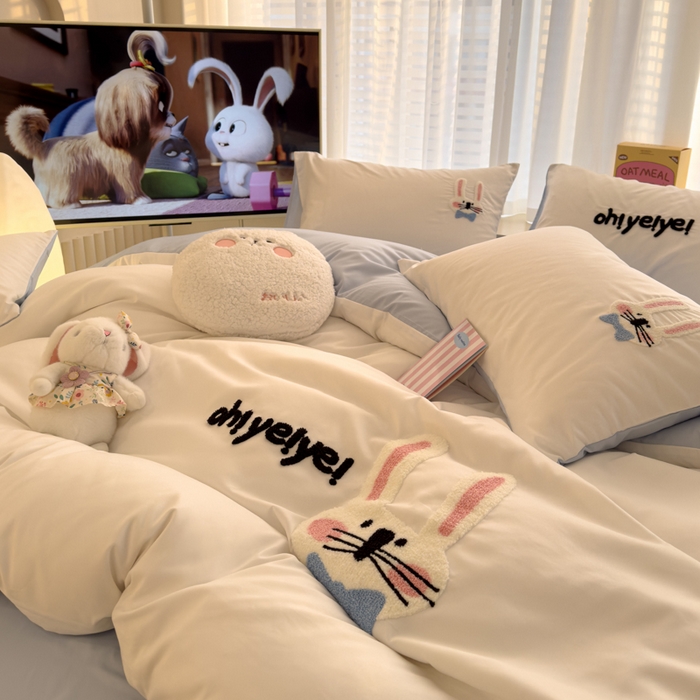 91家纺网 家纺一手货源 找家纺 曼谷家纺 新款毛巾绣四件套小狗图案柔软磨毛床上用品水洗棉套件