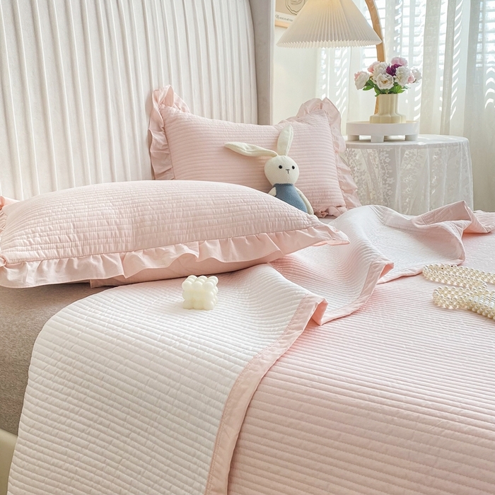 91家纺网 家纺一手货源 找家纺 大境 2024新款40S全棉水洗棉韩版荷叶边夹棉床盖三件套 悠悠粉