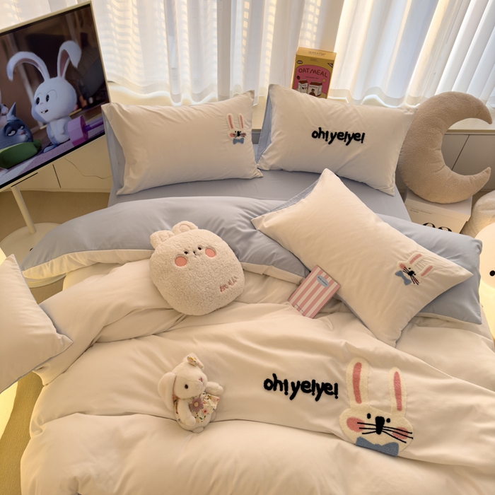 91家纺网 家纺一手货源 找家纺 曼谷家纺 新款毛巾绣四件套小狗图案柔软磨毛床上用品水洗棉套件