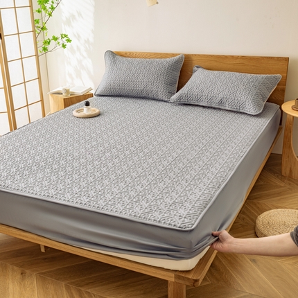 91家纺网 家纺一手货源 找家纺 花言狐语 2025新款A类原棉防水防污床笠--锦绣系列  锦绣-绅士灰