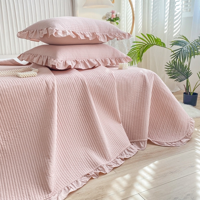 91家纺网 家纺一手货源 找家纺 大境 2024新款40S全棉水洗棉韩版荷叶边夹棉床盖三件套 浅豆沙