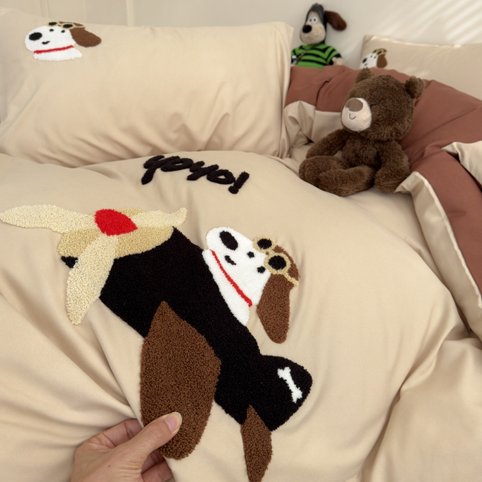 91家纺网 家纺一手货源 找家纺 曼谷家纺 新款毛巾绣四件套小狗图案柔软磨毛床上用品水洗棉套件 飞行员-奶咖