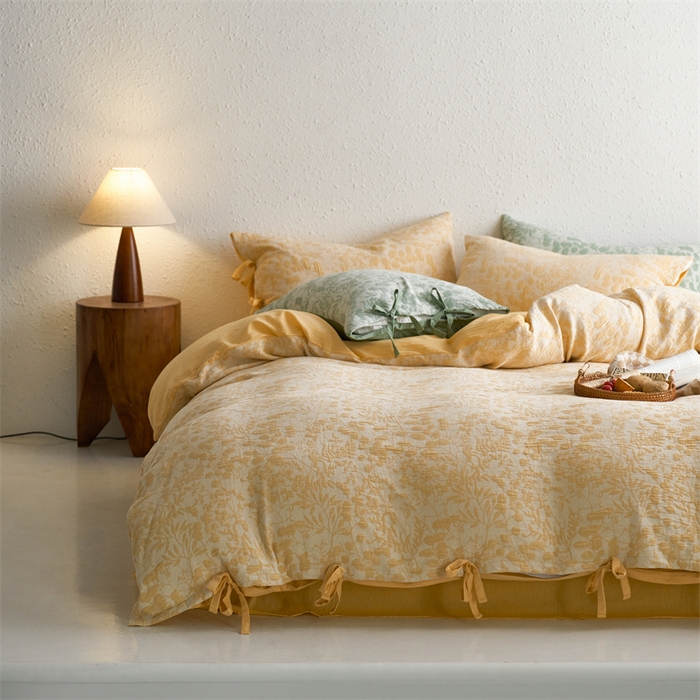 91家纺网 家纺一手货源 找家纺 安莱生活 2024新款高端双层纱栀子花色织大提花蝴蝶结工艺款四件套 栀子花-姜黄