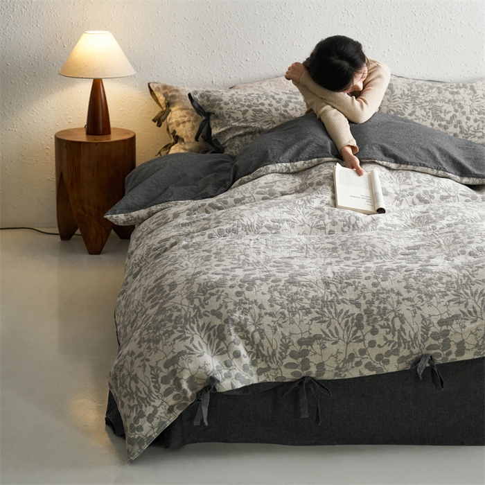 91家纺网 家纺一手货源 找家纺 安莱生活 2024新款高端双层纱栀子花色织大提花蝴蝶结工艺款四件套 栀子花-深灰