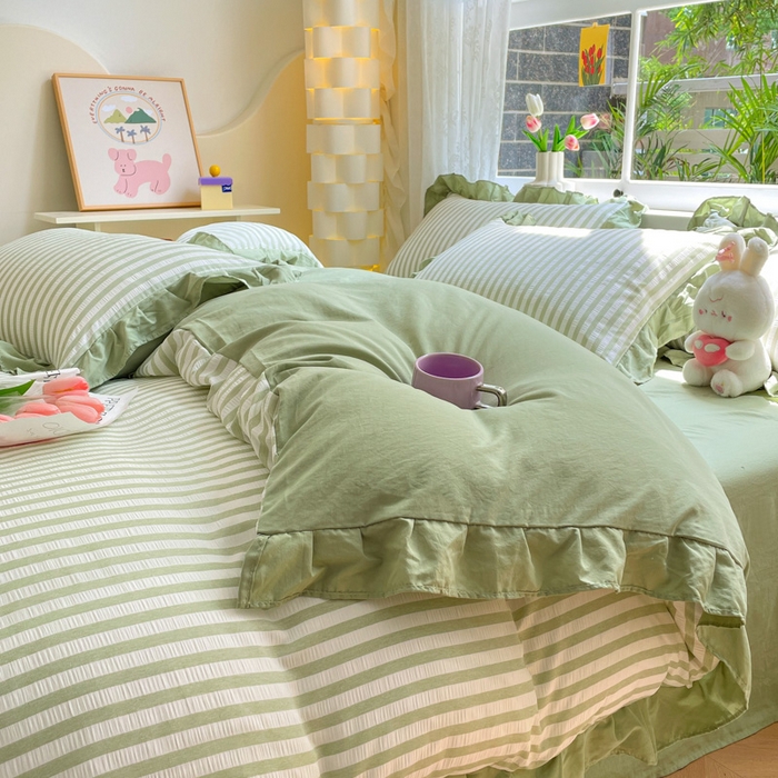 91家纺网 家纺一手货源 找家纺 苏木年华 2024新款水洗棉竖条纹泡泡纱小清新花边四件套 泡泡纱- 草绿
