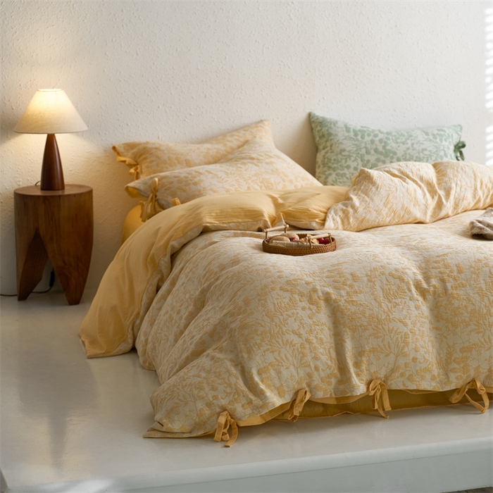 91家纺网 家纺一手货源 找家纺 安莱生活 2024新款高端双层纱栀子花色织大提花蝴蝶结工艺款四件套 栀子花-姜黄