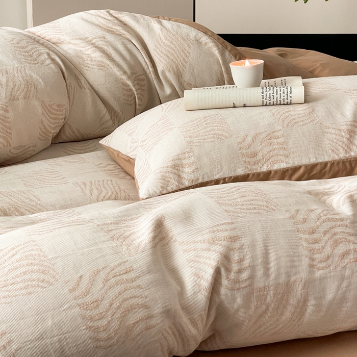 91家纺网 家纺一手货源 找家纺 苏木年华 2024新款A类全棉三层纱提花四件套--方格系列 方格咖