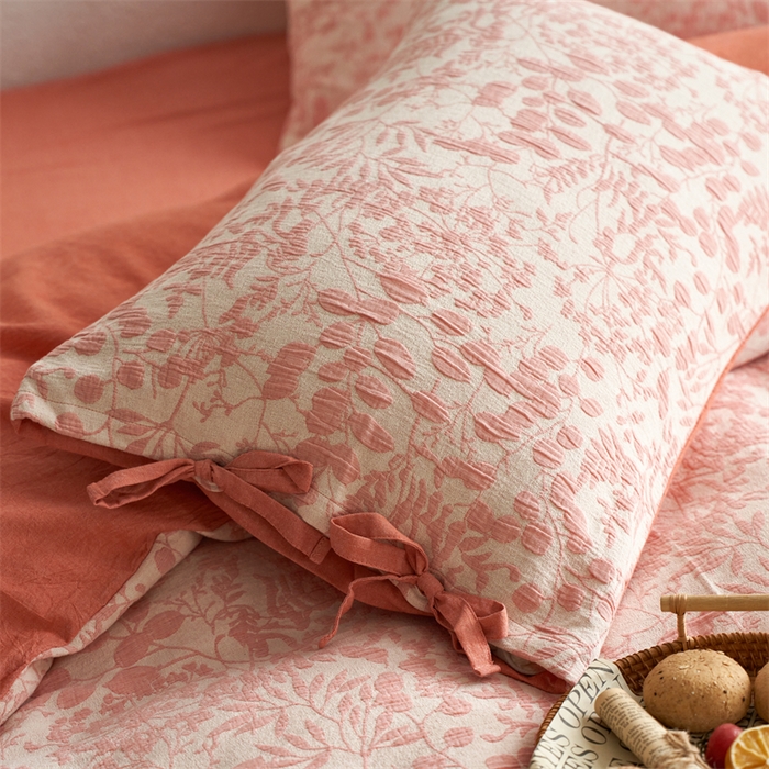 91家纺网 家纺一手货源 找家纺 安莱生活 2024新款高端双层纱栀子花色织大提花蝴蝶结工艺款四件套 栀子花-橘红