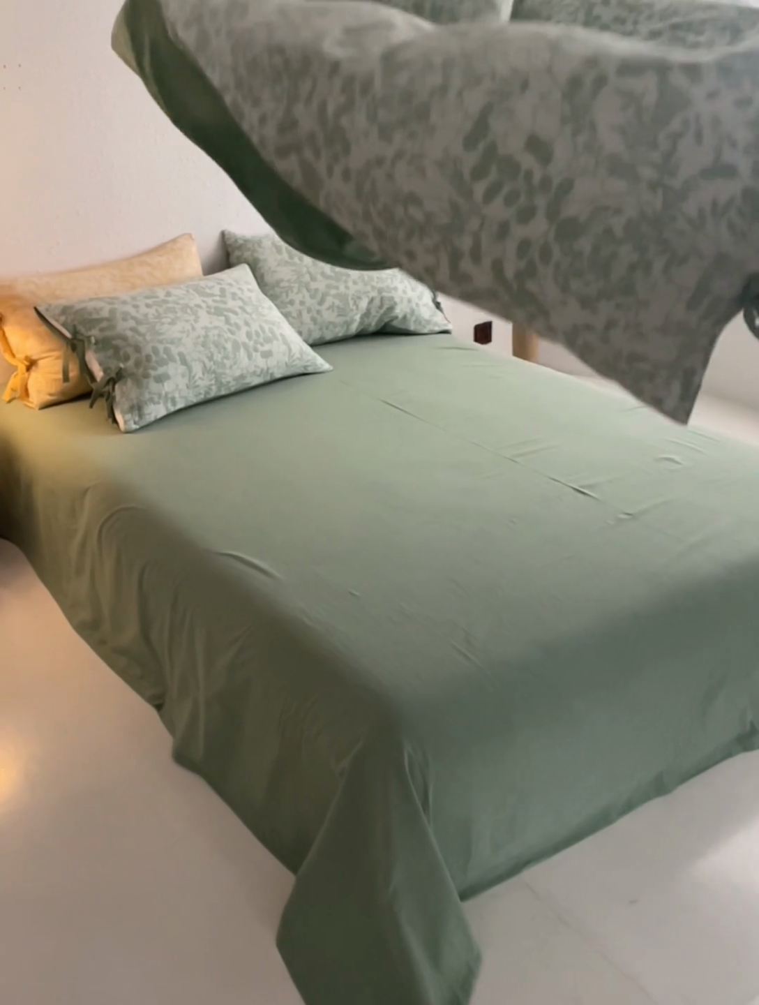 91家纺网 家纺一手货源 找家纺 安莱生活 2024新款高端双层纱栀子花色织大提花蝴蝶结工艺款四件套 栀子花-嫩绿