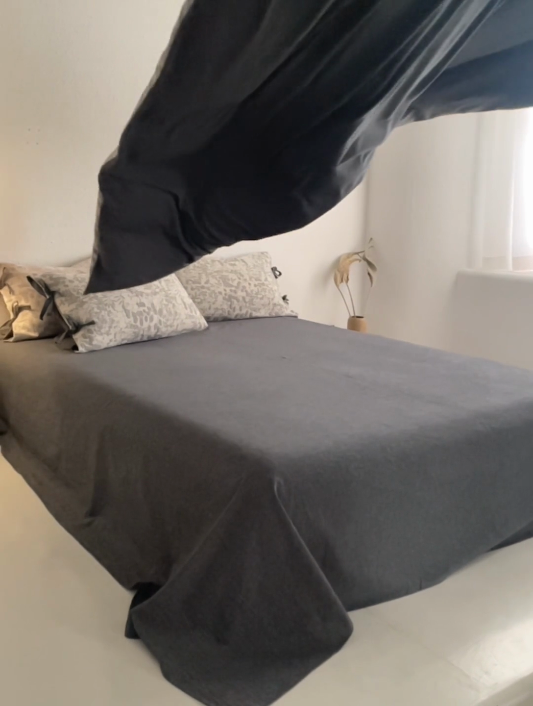 91家纺网 家纺一手货源 找家纺 安莱生活 2024新款高端双层纱栀子花色织大提花蝴蝶结工艺款四件套 栀子花-深灰