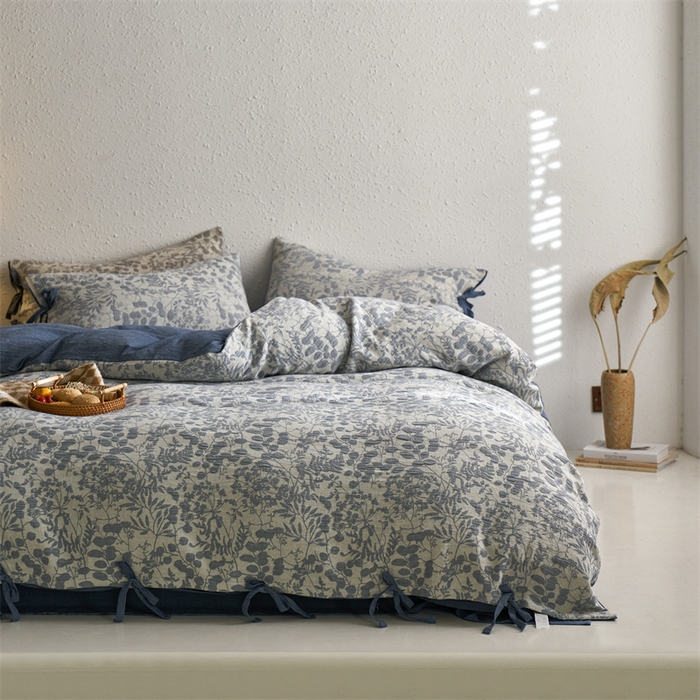 91家纺网 家纺一手货源 找家纺 安莱生活 2024新款高端双层纱栀子花色织大提花蝴蝶结工艺款四件套 栀子花-深蓝