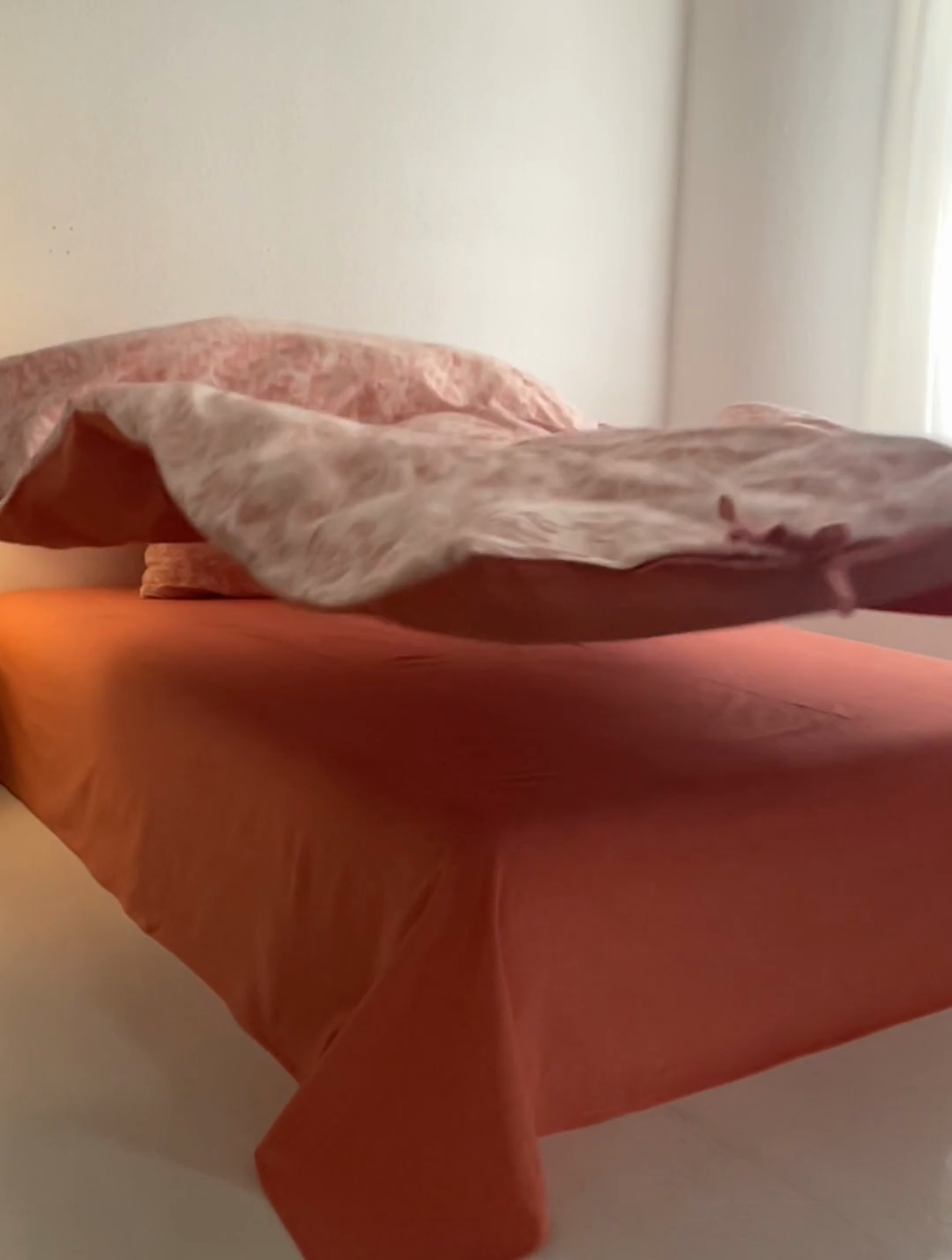 91家纺网 家纺一手货源 找家纺 安莱生活 2024新款高端双层纱栀子花色织大提花蝴蝶结工艺款四件套 栀子花-橘红