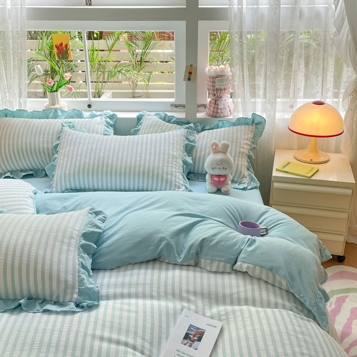 91家纺网 家纺一手货源 找家纺 苏木年华 2024新款水洗棉竖条纹泡泡纱小清新花边四件套 泡泡纱-浅蓝