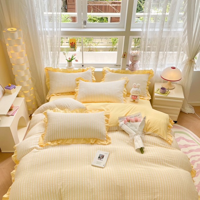 91家纺网 家纺一手货源 找家纺 苏木年华 2024新款水洗棉竖条纹泡泡纱小清新花边四件套 泡泡纱- 鹅黄