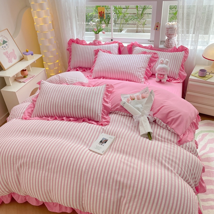 91家纺网 家纺一手货源 找家纺 苏木年华 2024新款水洗棉竖条纹泡泡纱小清新花边四件套 泡泡纱- 蜜桃粉