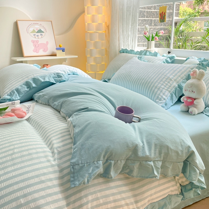 91家纺网 家纺一手货源 找家纺 苏木年华 2024新款水洗棉竖条纹泡泡纱小清新花边四件套 泡泡纱-浅蓝